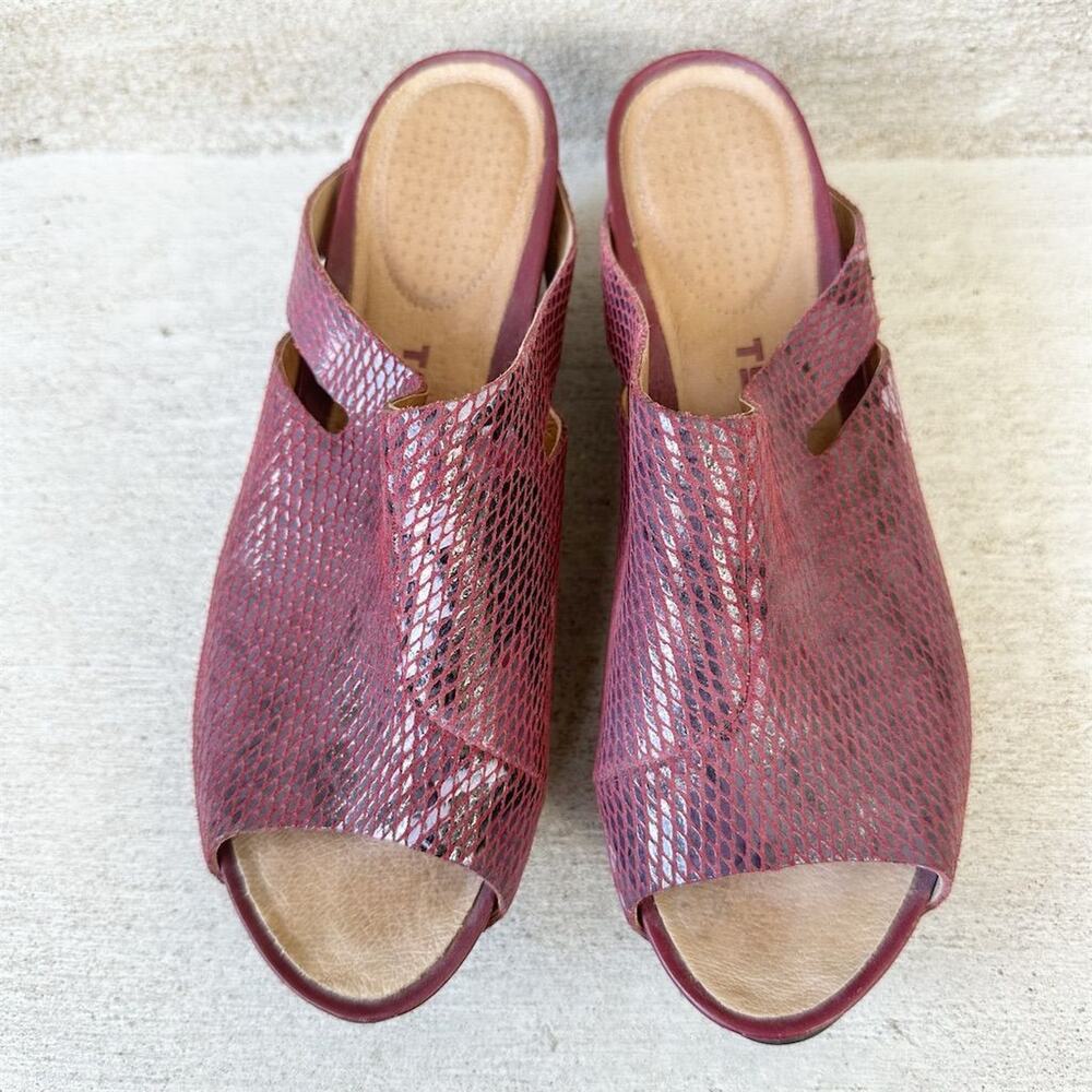 Tsubo Ovid Snake Print Wedge Platform Mules Size 8.5 Burgundy Purple Reptile - Picture 3 of 11